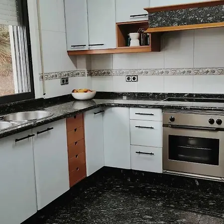 Gran Casa Pareada Con Piscina En Vigo Prázdninový dům