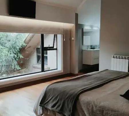 Gran Casa Pareada Con Piscina En Vigo * Vigo