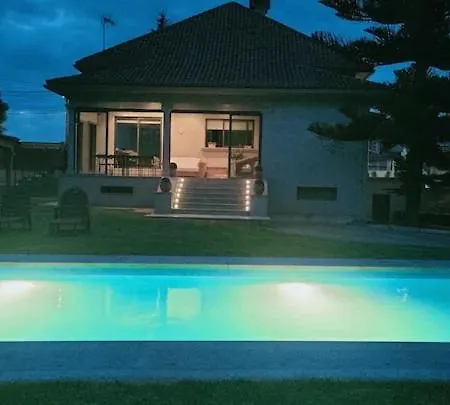 Prázdninový dům Gran Casa Pareada Con Piscina En Vigo *