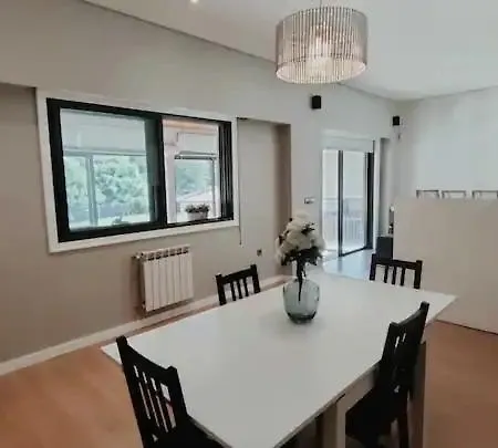 Gran Casa Pareada Con Piscina En Vigo Vigo
