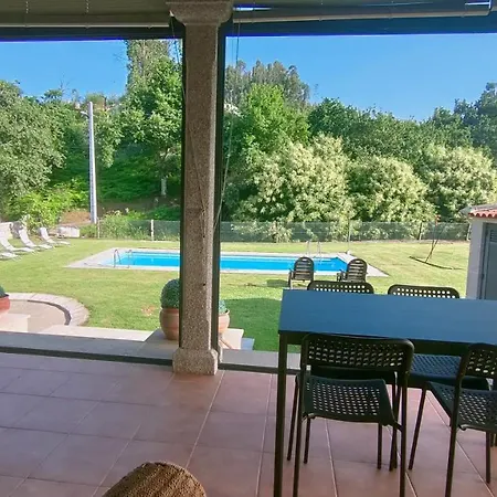 Nyaraló Gran Casa Pareada Con Piscina En Vigo